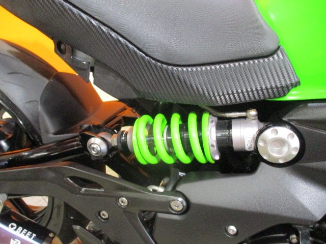 高価なイギリス製のナイトロンサス装備！定価１０万以上！走りのカスタムには必須のサスペンション！